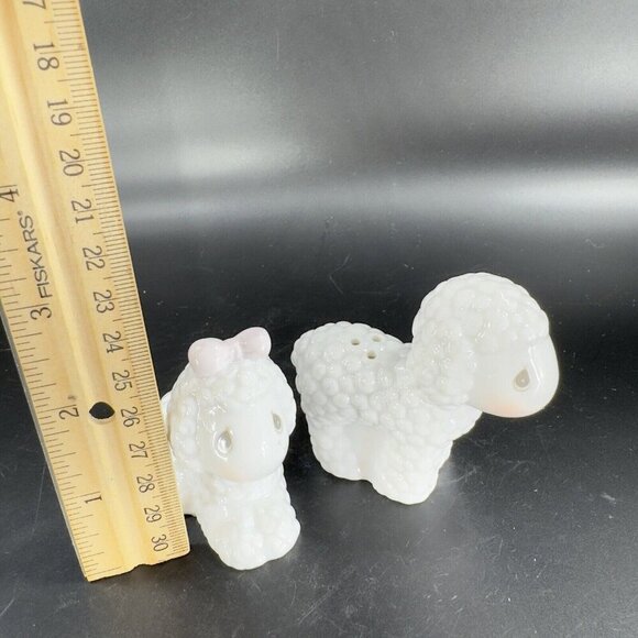 1996 Prescious Moments Noahs Ark Lamb Sheep Salt and Pepper Shaker Set 2 Ceramic - Picture 3 of 16